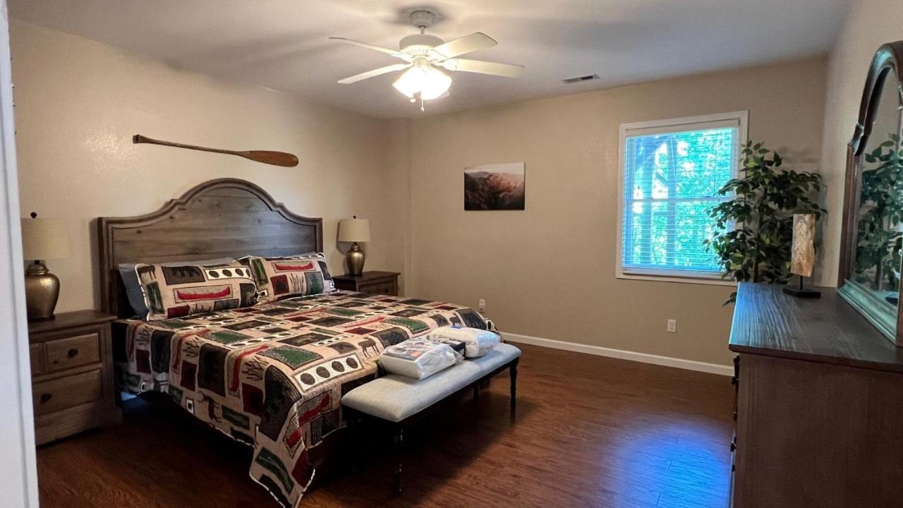 Mistletoe Cabin- Private Cabin W Views, Hottub, Pet Friendly マーフィ エクステリア 写真