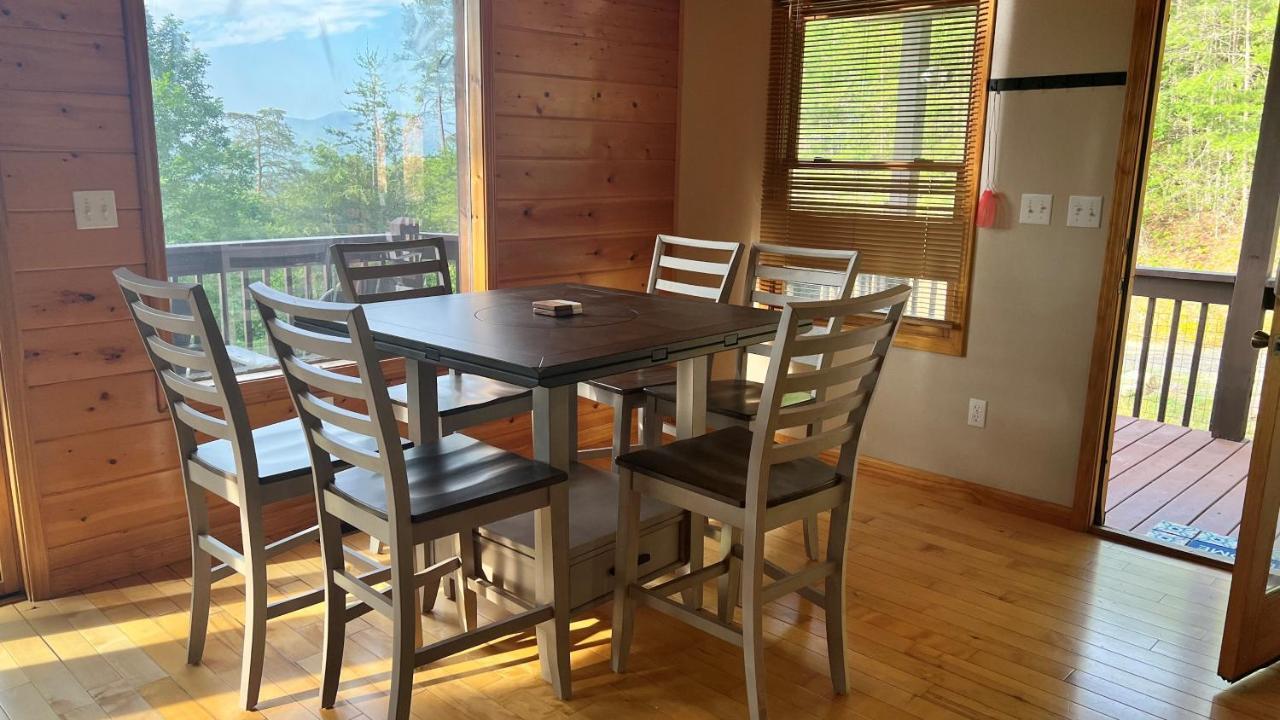 Mistletoe Cabin- Private Cabin W Views, Hottub, Pet Friendly マーフィ エクステリア 写真