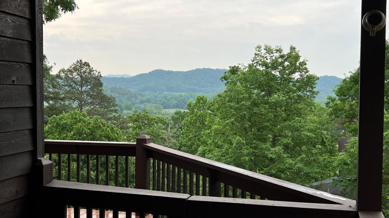 Mistletoe Cabin- Private Cabin W Views, Hottub, Pet Friendly マーフィ エクステリア 写真